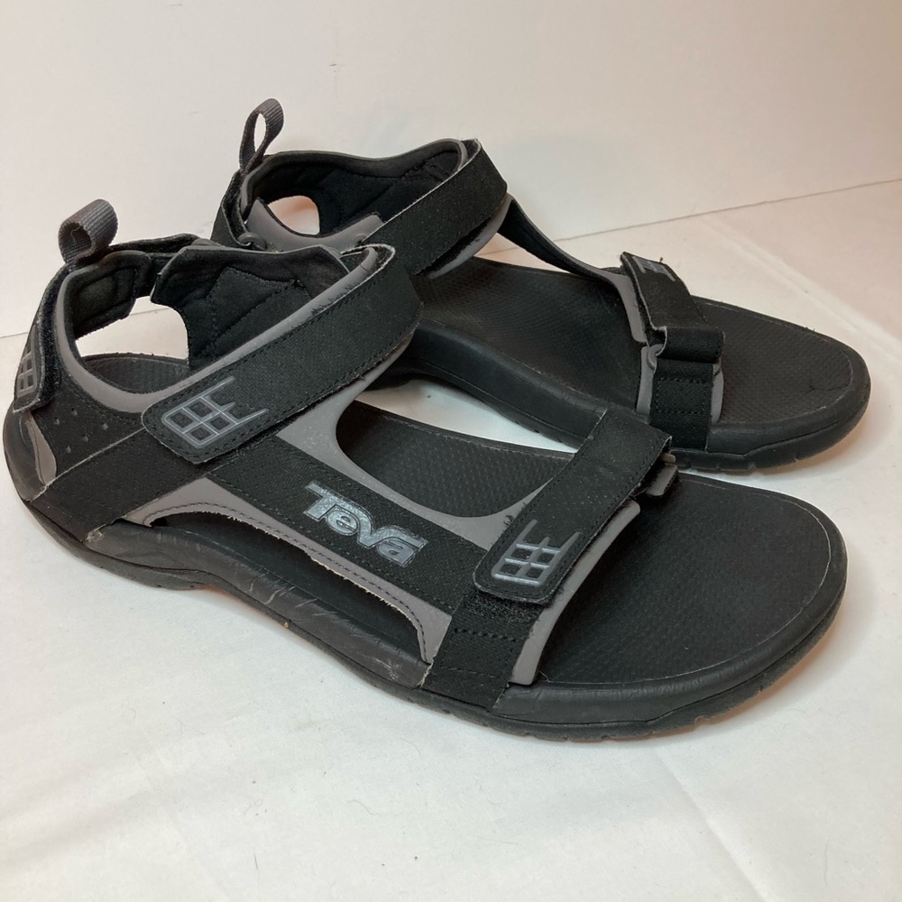 Teva Minam Sandals mens size 11.